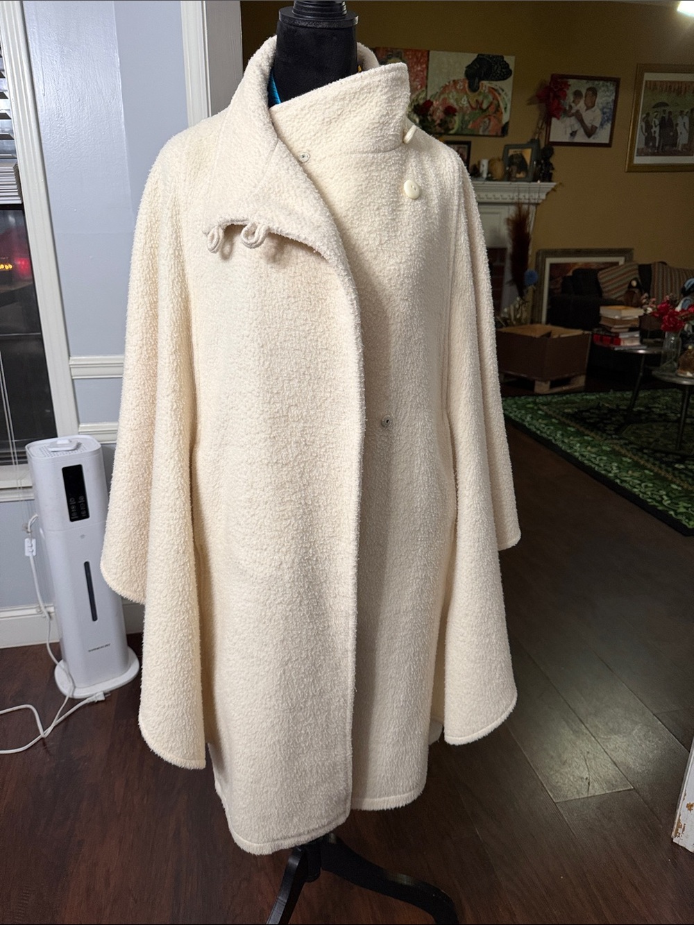 Source Unknown Cream Bouclé Cape Coat with High Collar